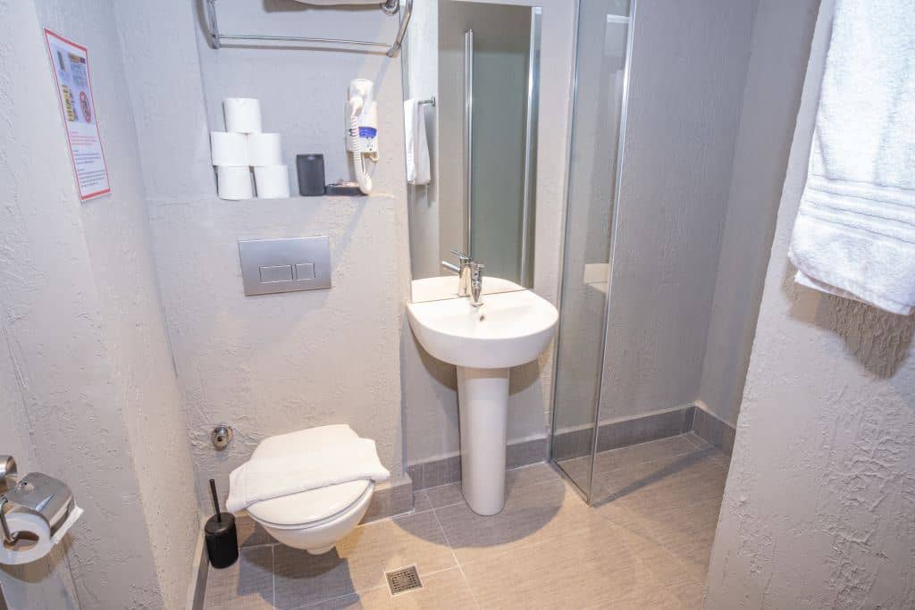 rooms-standard-room