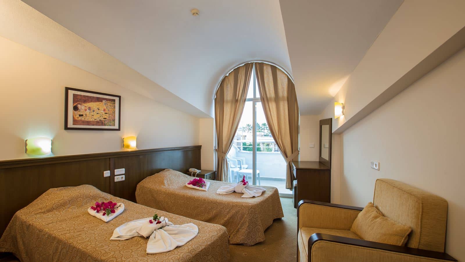 rooms-family-room
