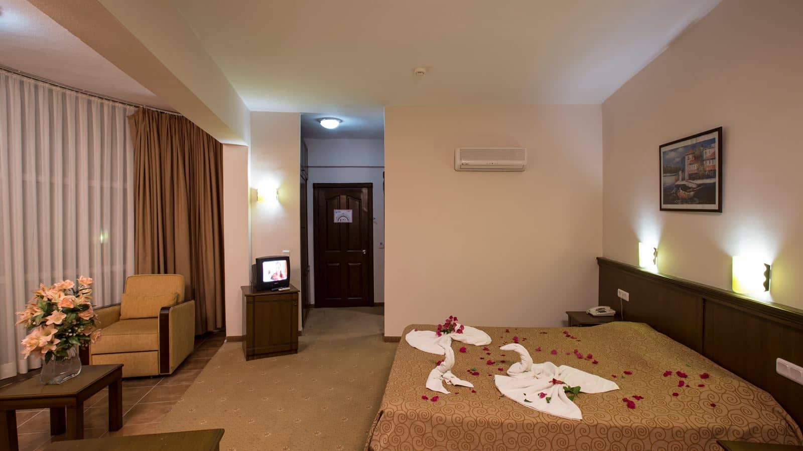 rooms-family-room