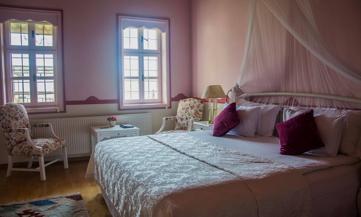 rooms-superior-room