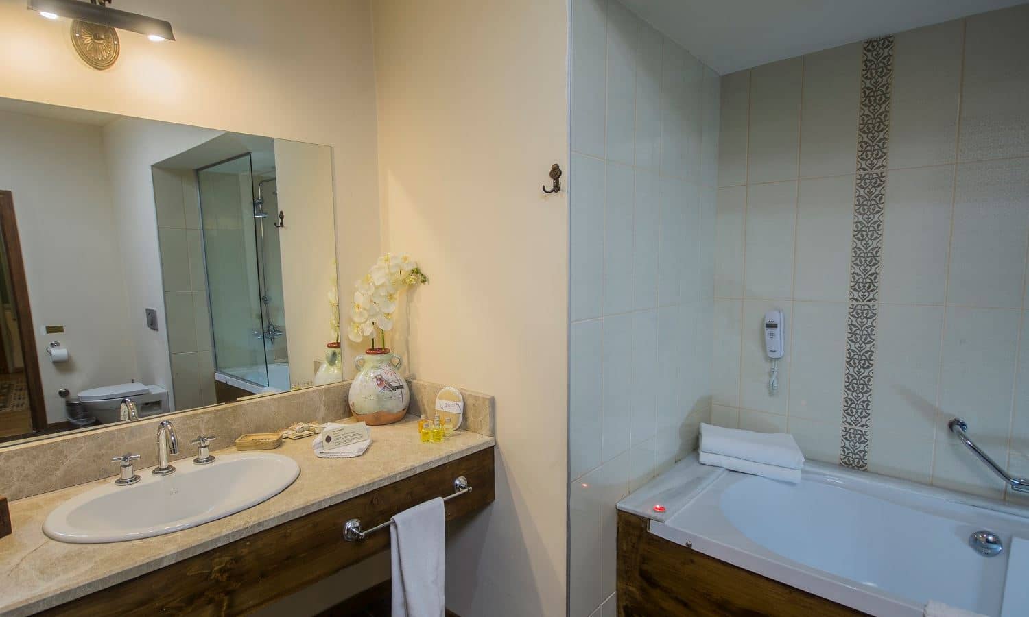 rooms-superior-room