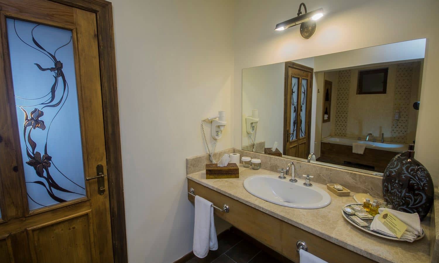 rooms-superior-room