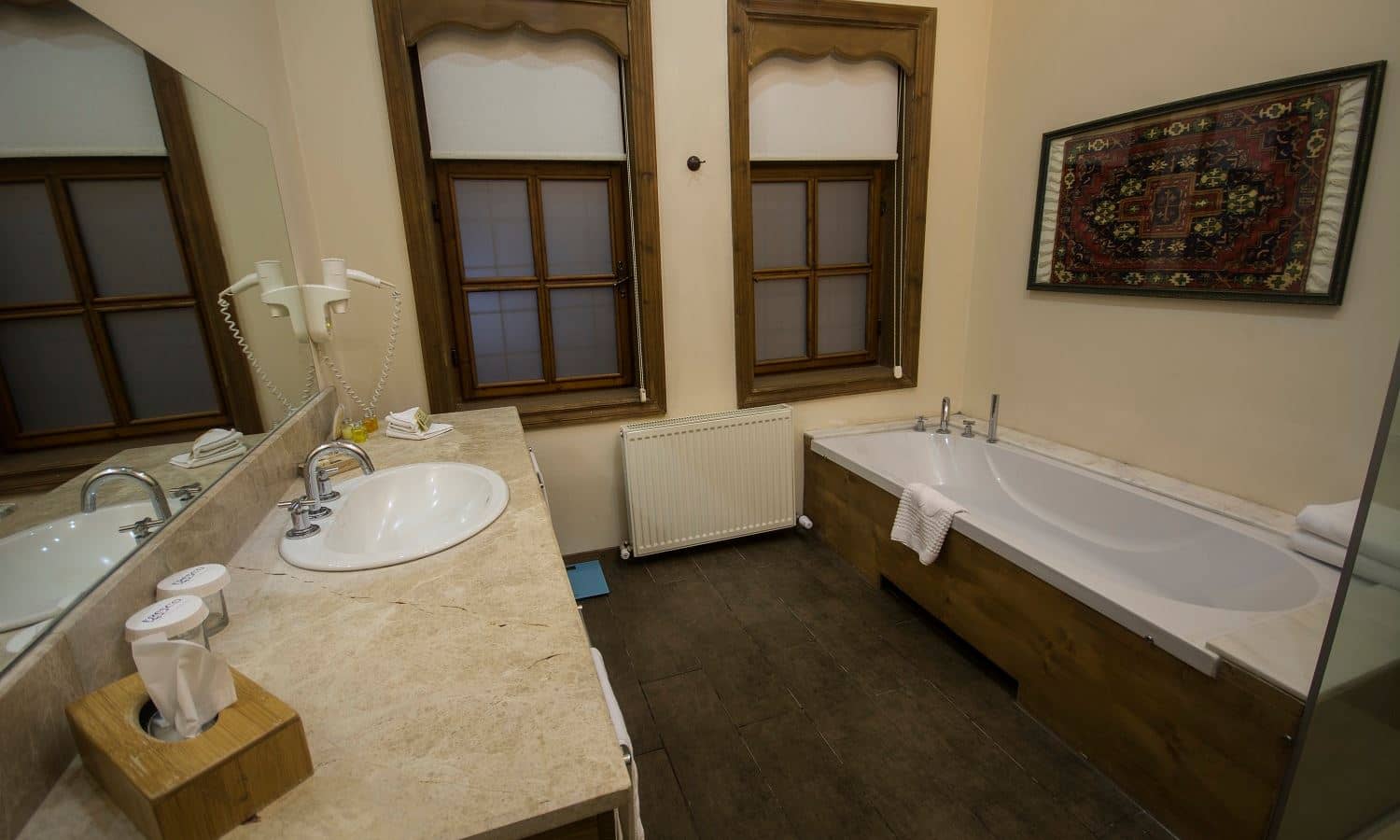 rooms-deluxe-room