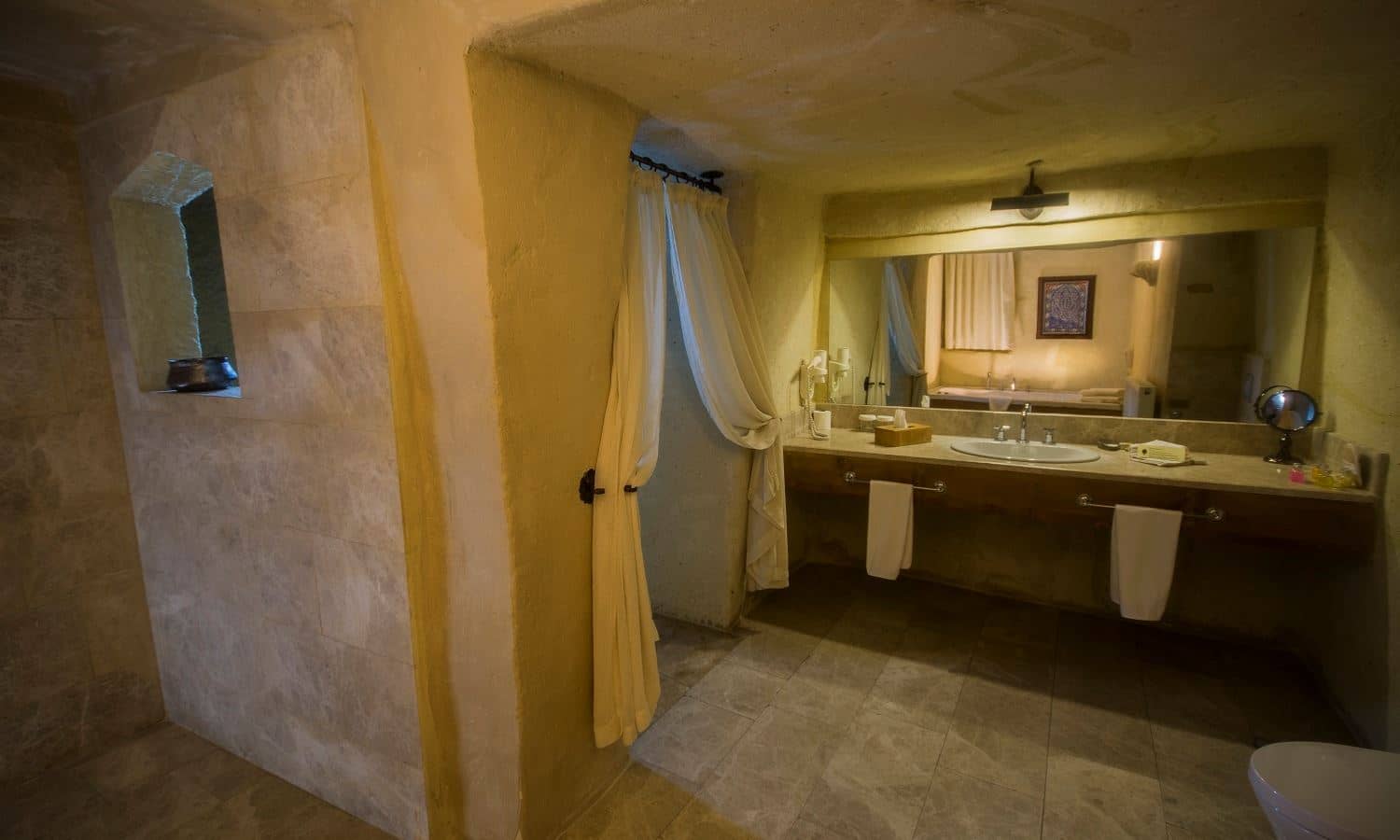 rooms-suite-room