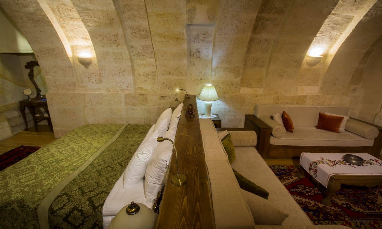 rooms-suite-room