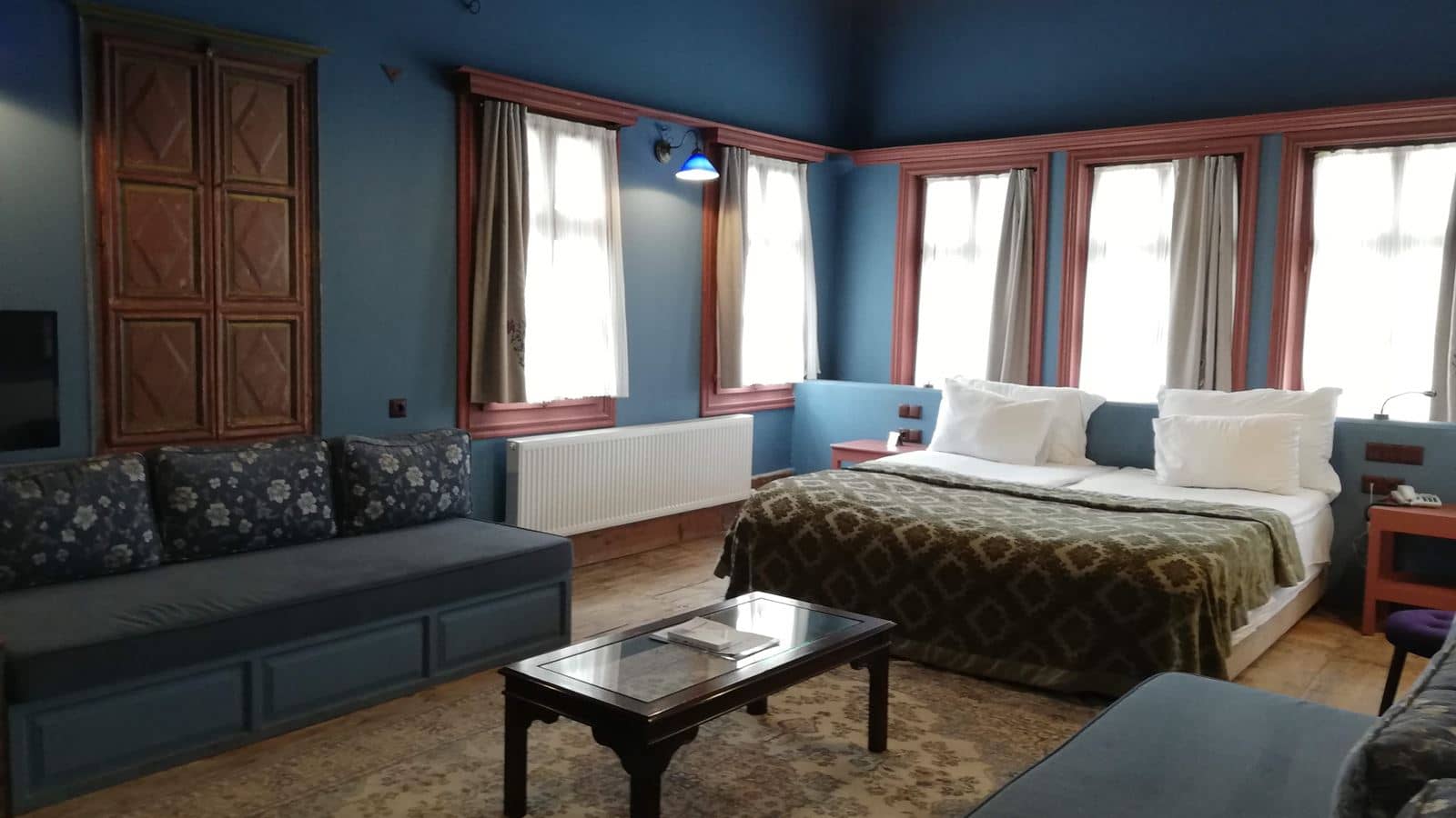 rooms-suite-room