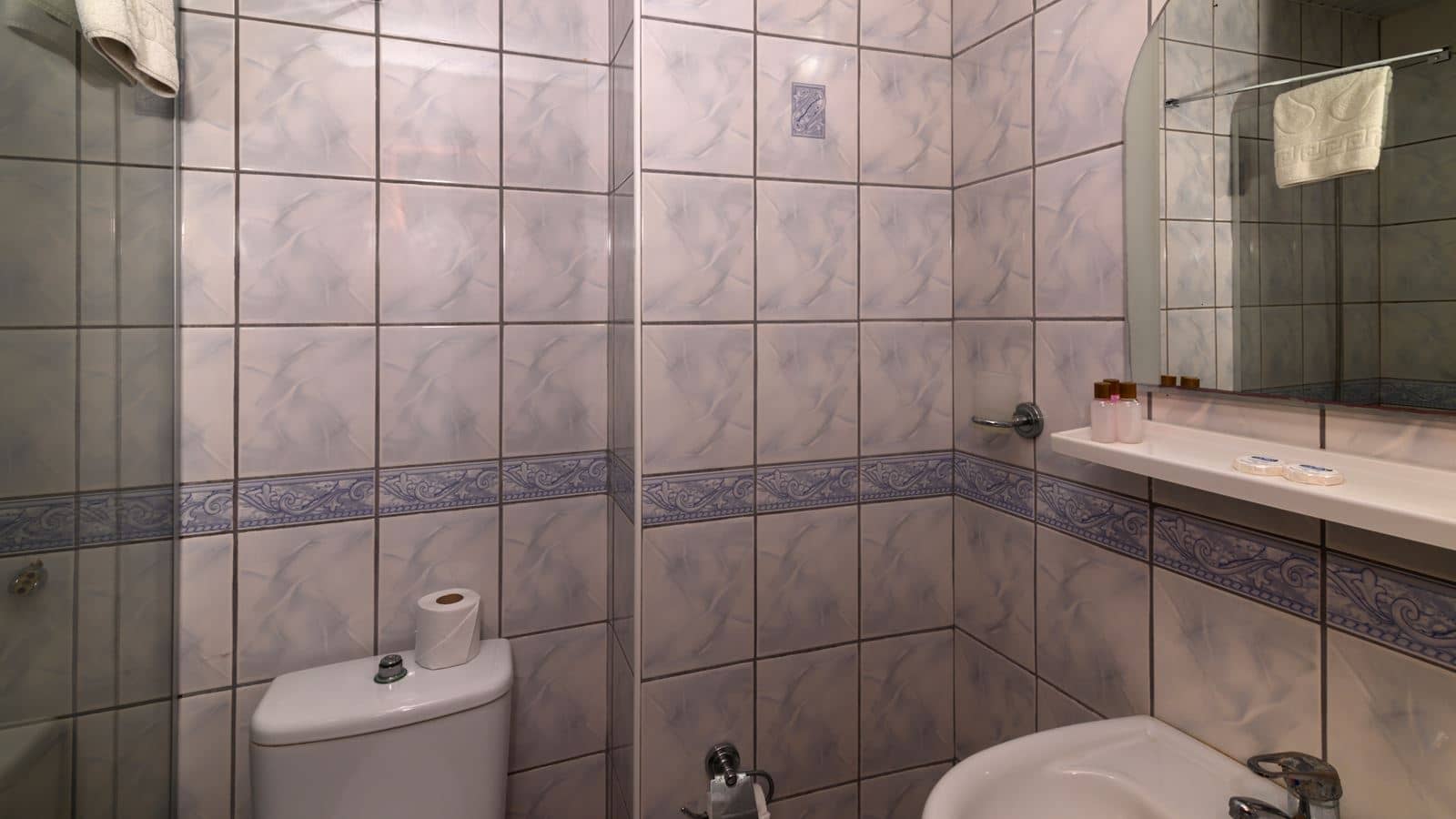 rooms-standard-room