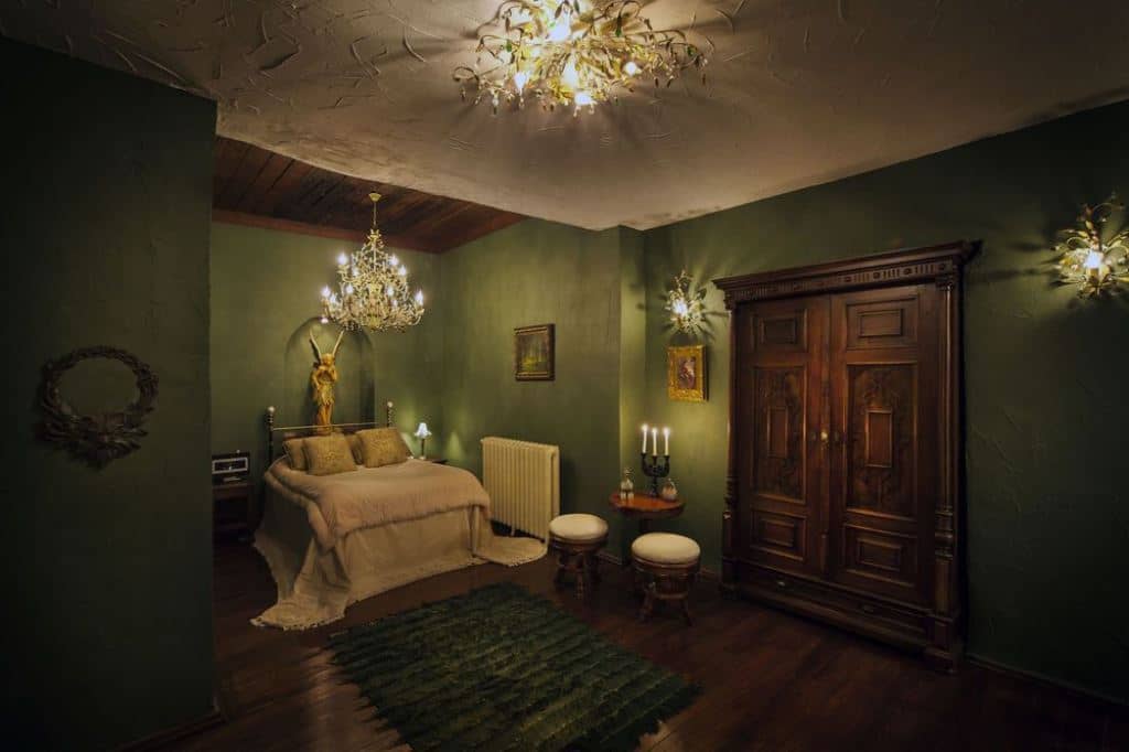 rooms-deluxe-rooms