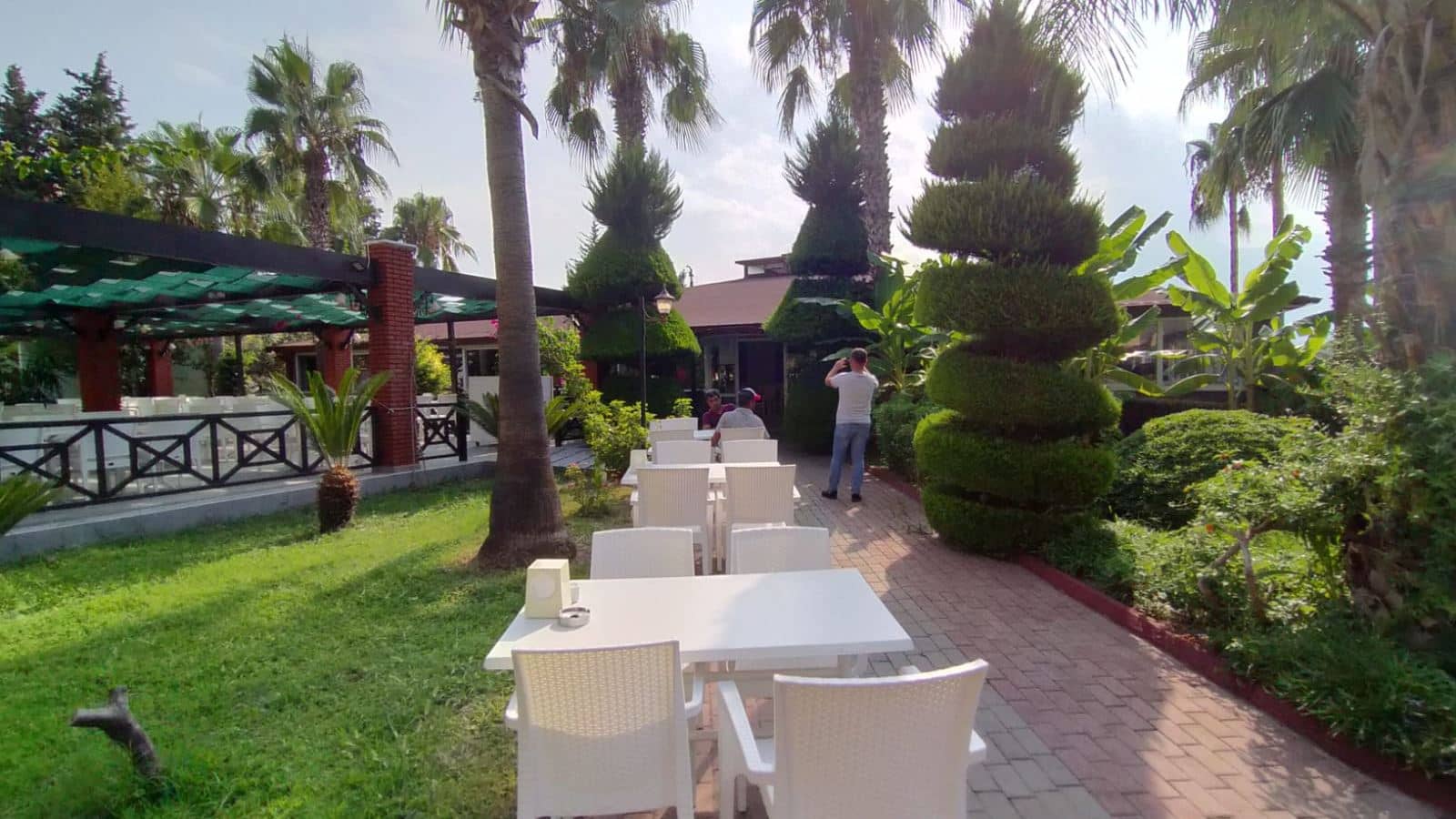 restaurants-restaurants