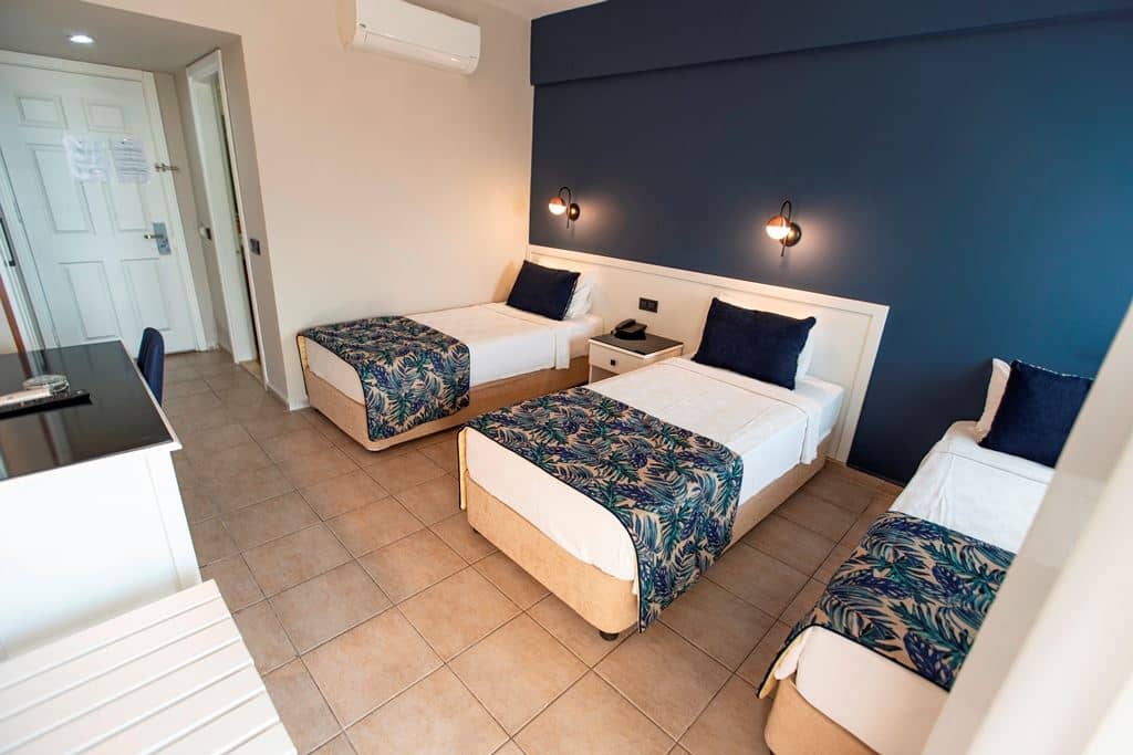 rooms-triple-room