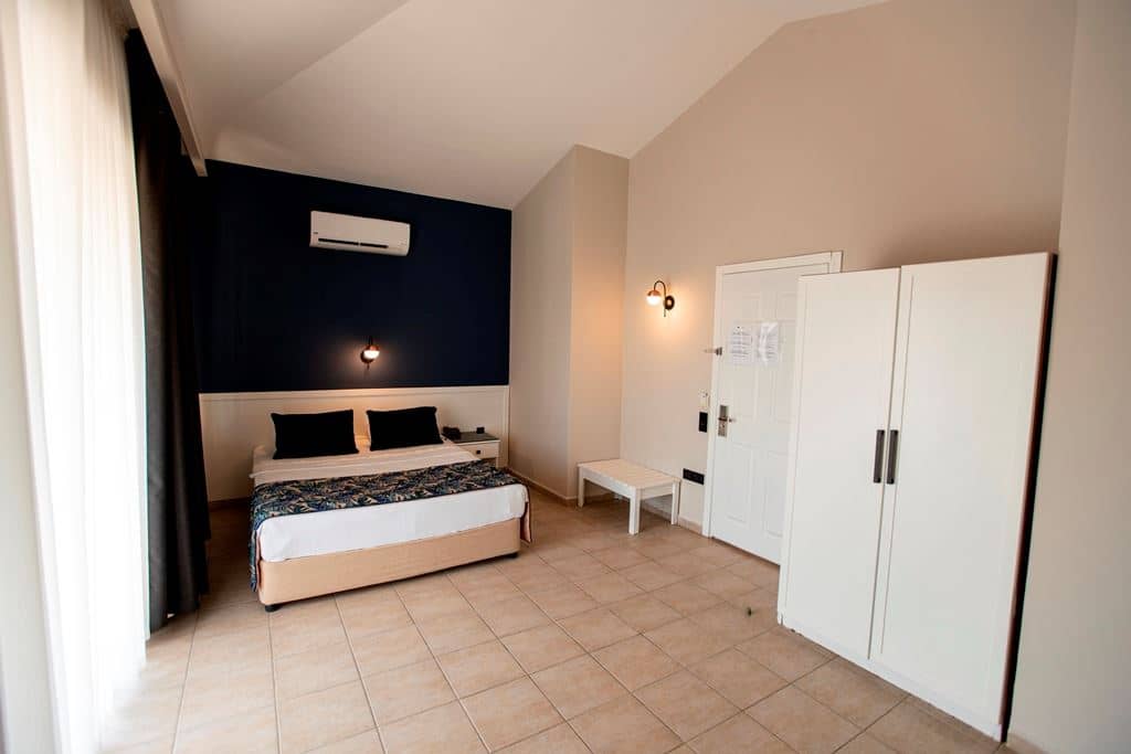 rooms-standard-room