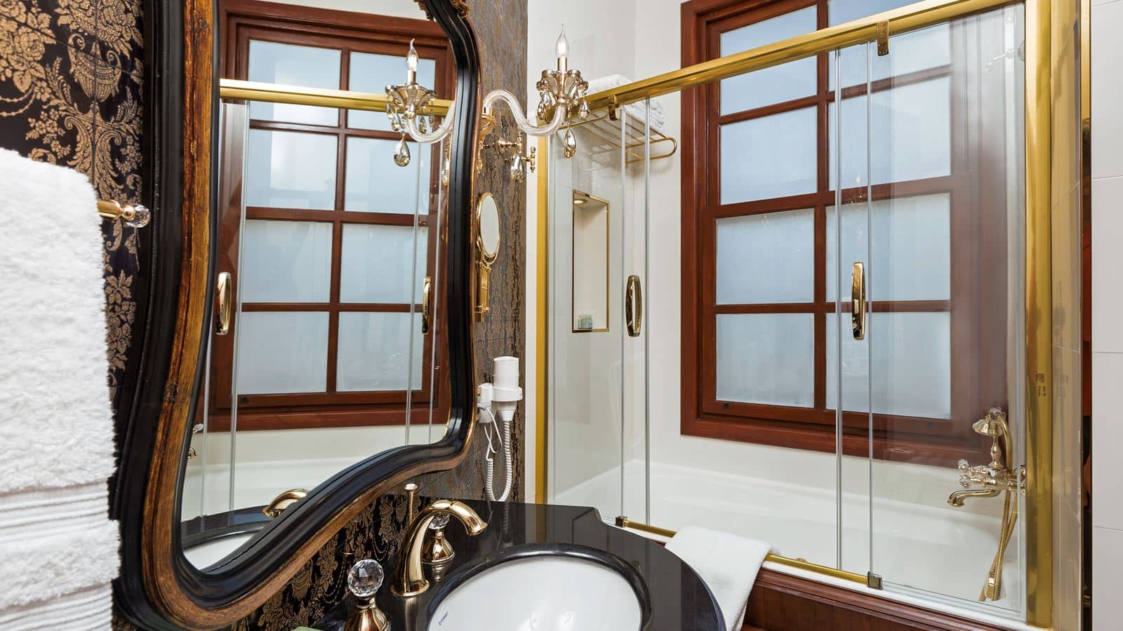 rooms-deluxe-room