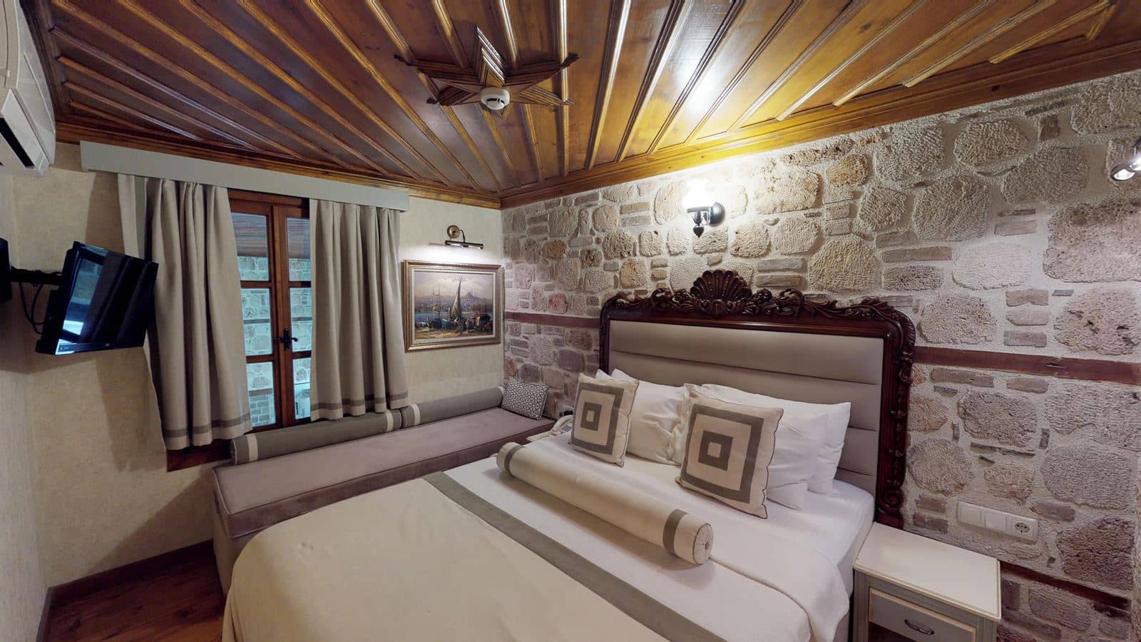 rooms-superior-room