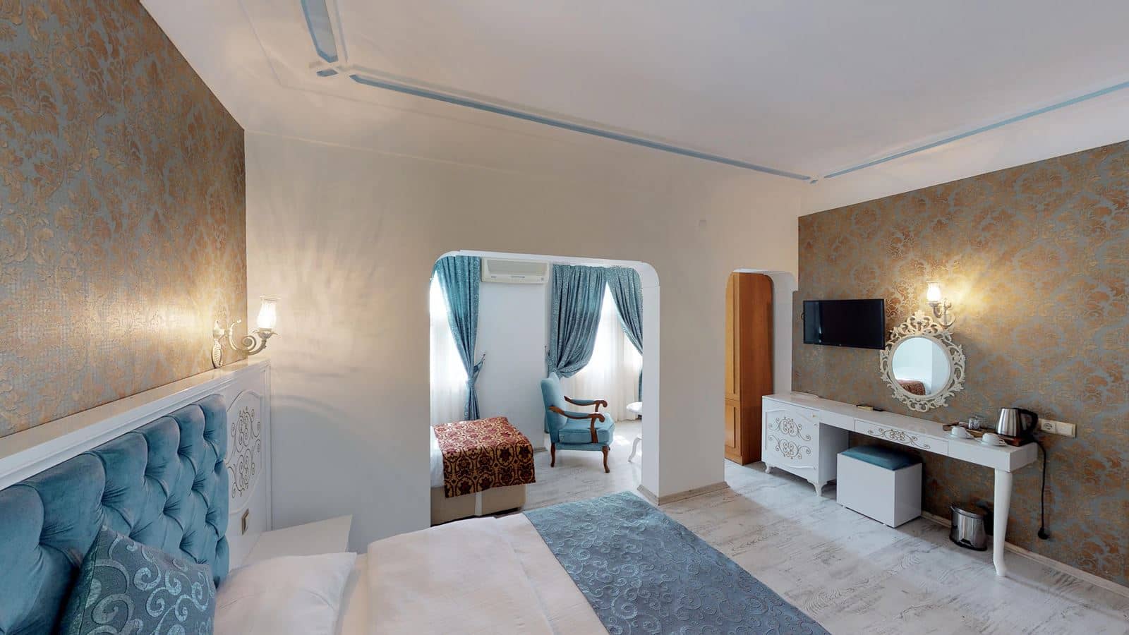 rooms-deluxe-room