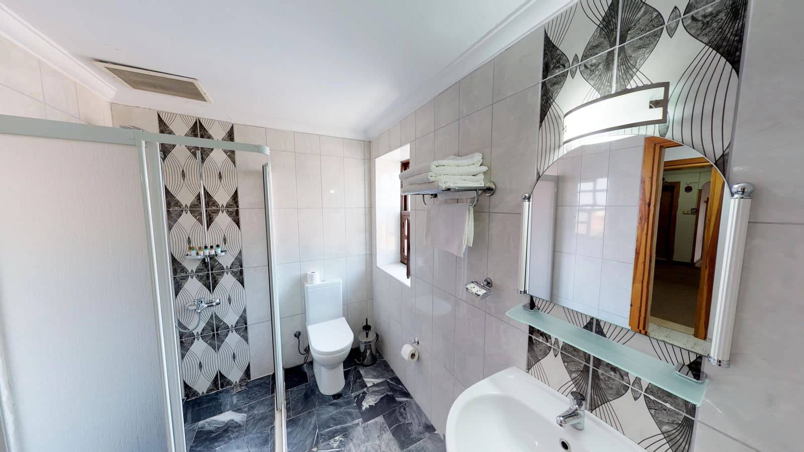 rooms-deluxe-room