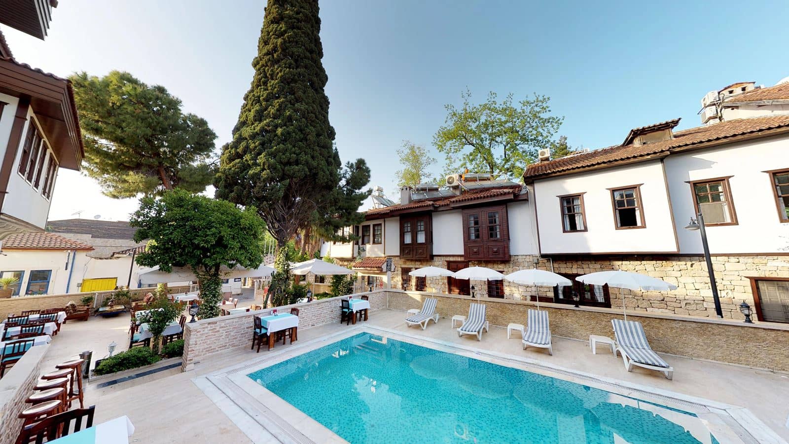 pools-outdoor-pool