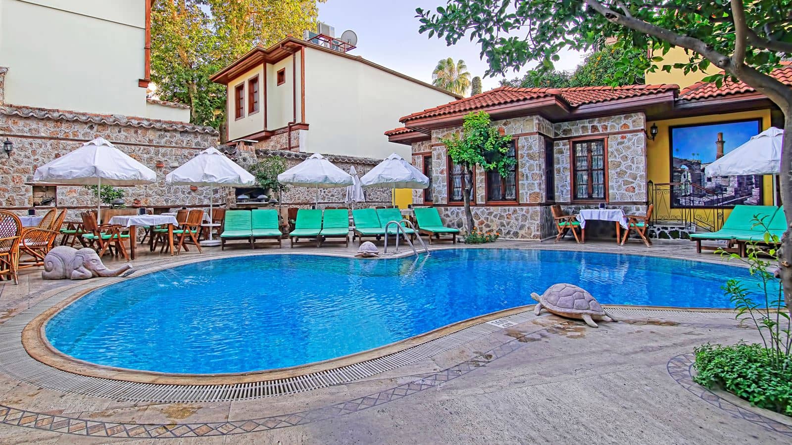pools-outdoor-pool