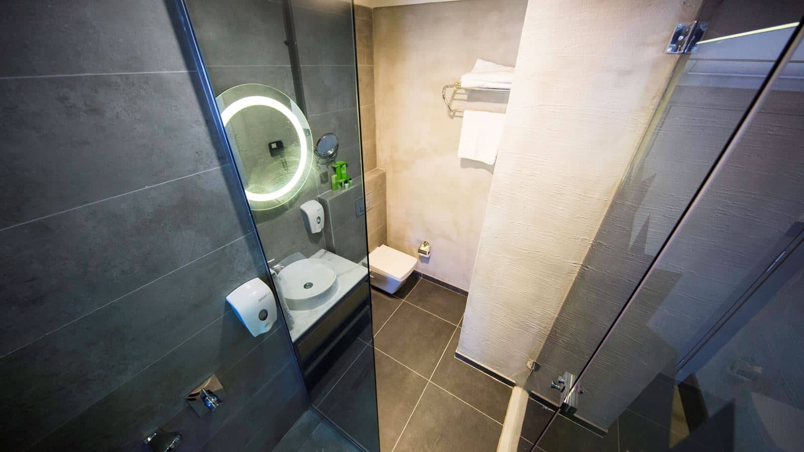 rooms-deluxe-comfort-with-balcony