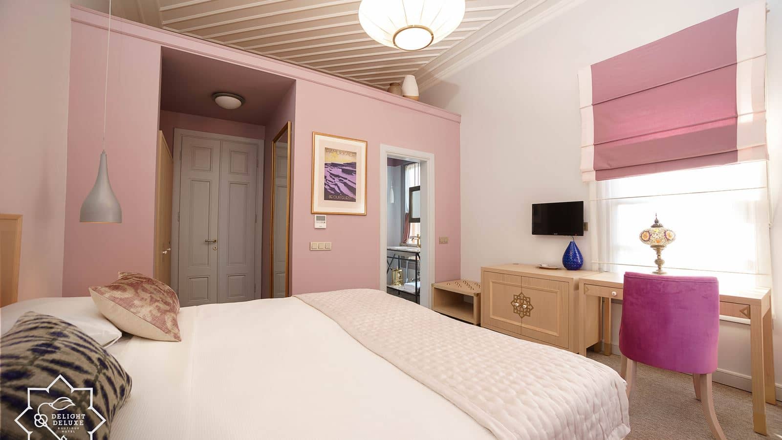 rooms-deluxe-room