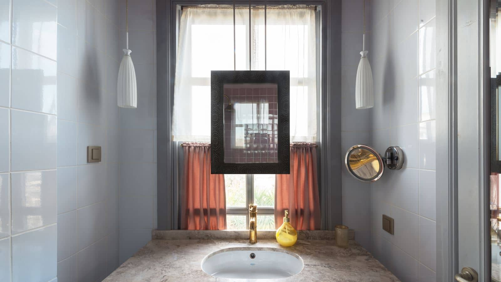 rooms-deluxe-room