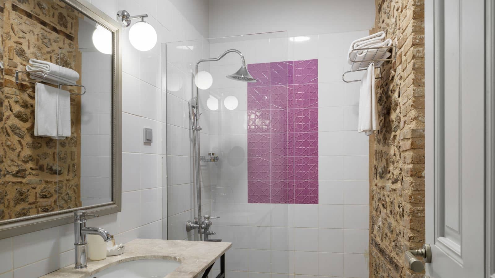 rooms-twin-room