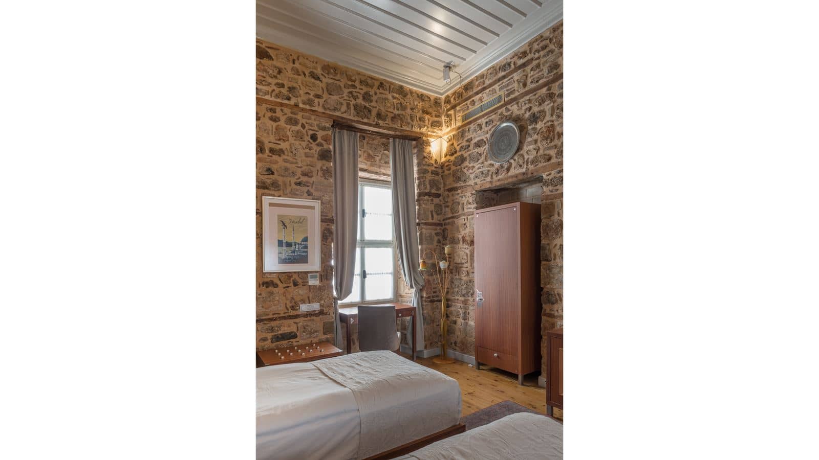 rooms-twin-room