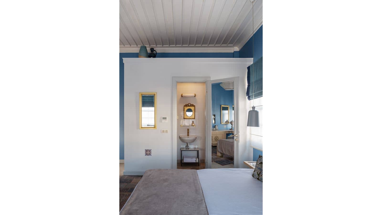 rooms-deluxe-room