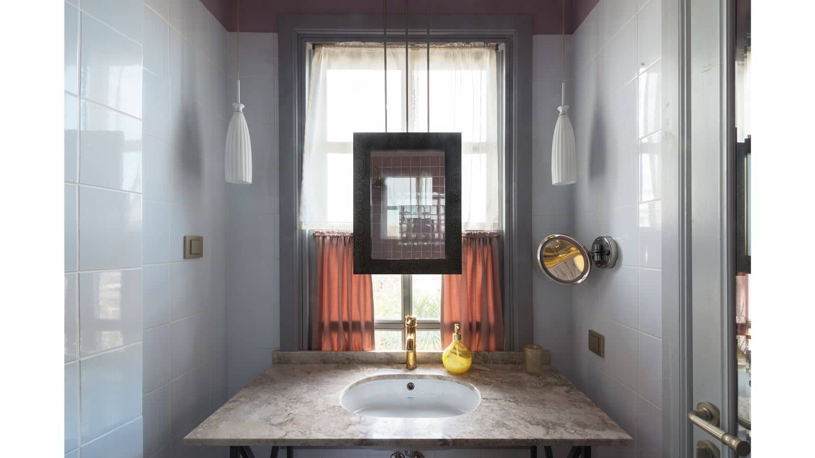 rooms-deluxe-room
