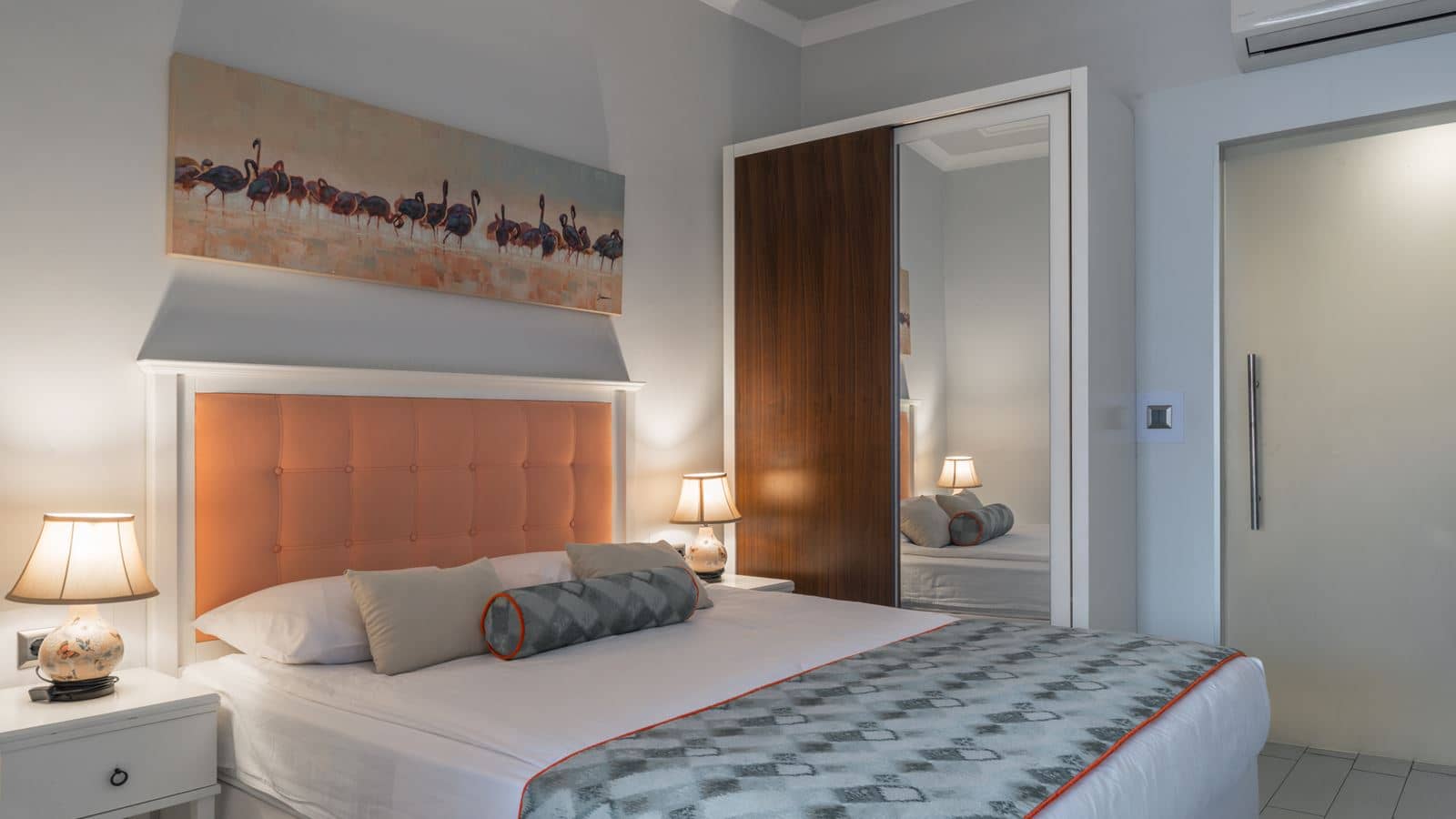 rooms-deluxe-room