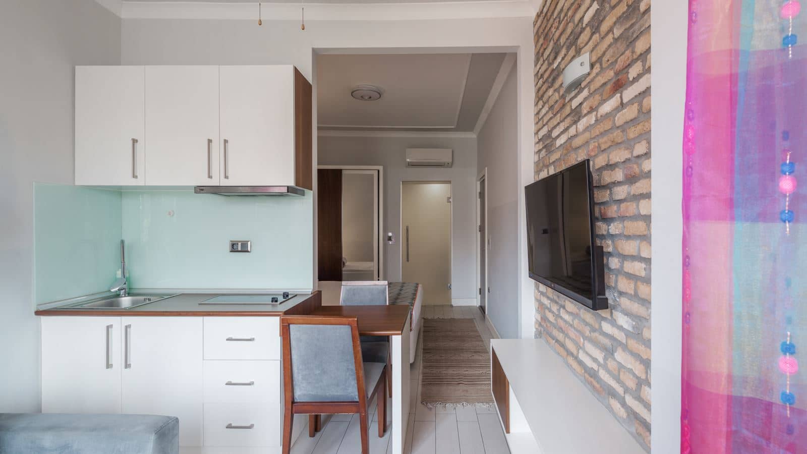 rooms-deluxe-room