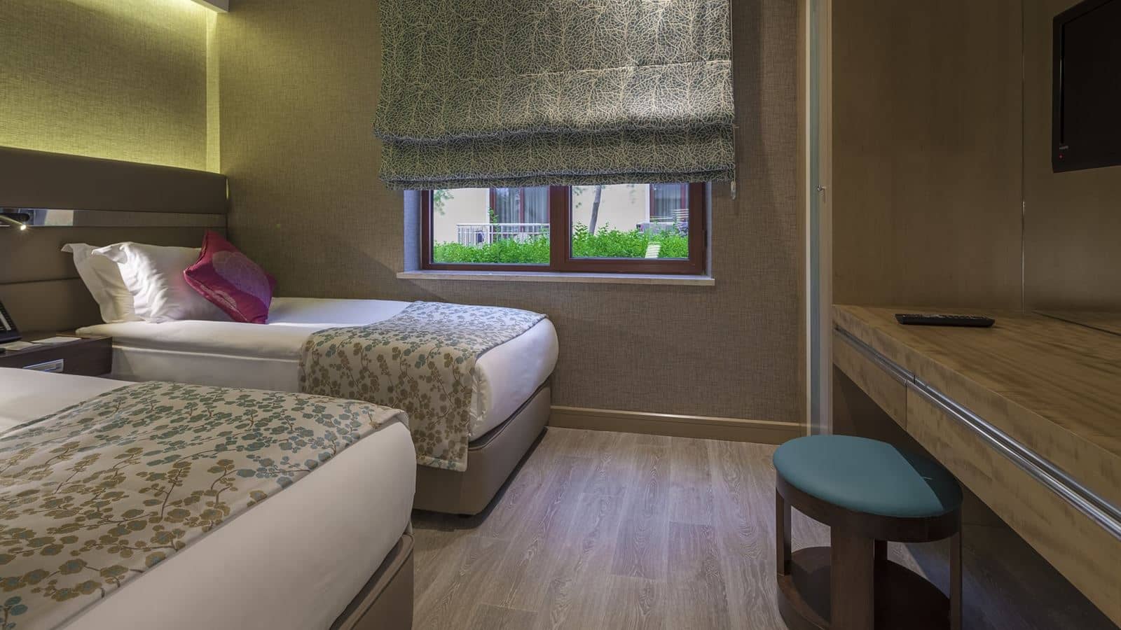 rooms-connecting-family-room