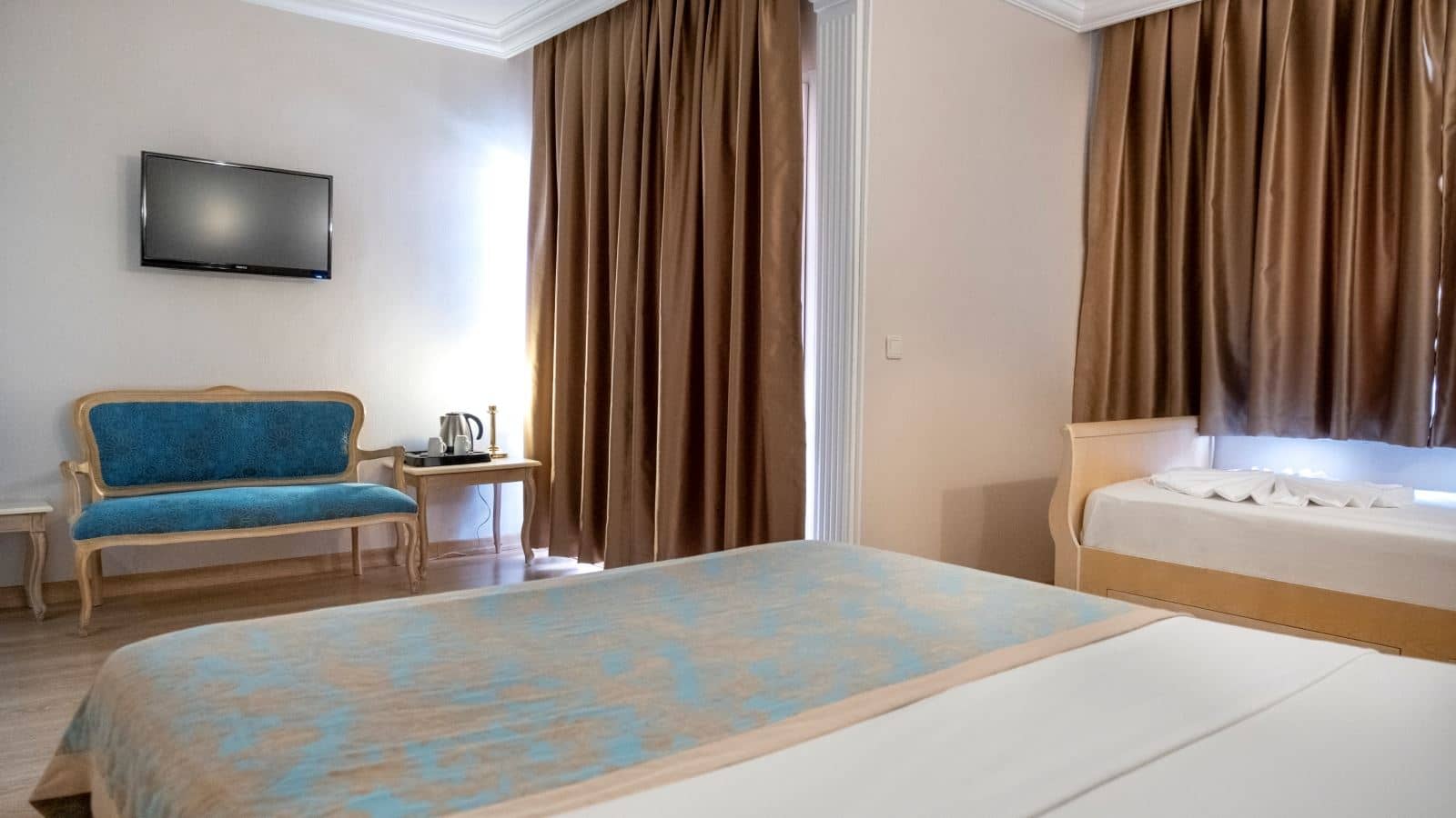 rooms-standard-room-land-view