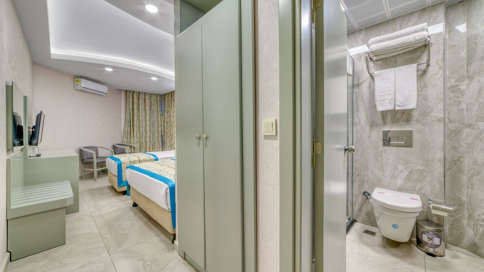 rooms-standard-room-land-view-with-balcony