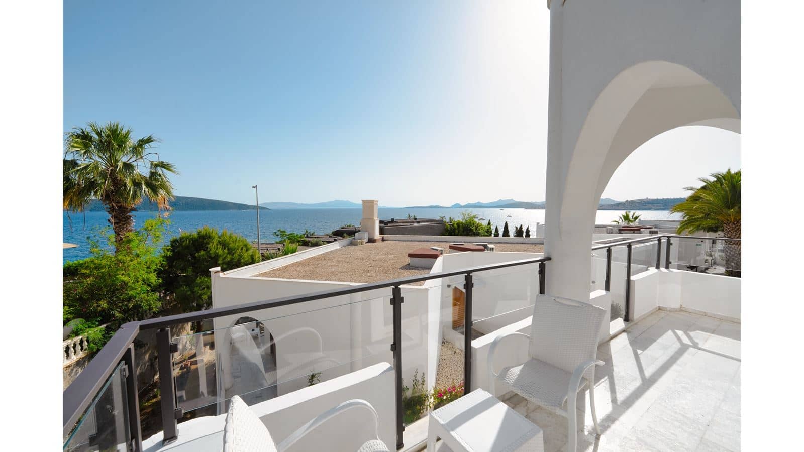 rooms-standard-room-sea-view-with-balcony