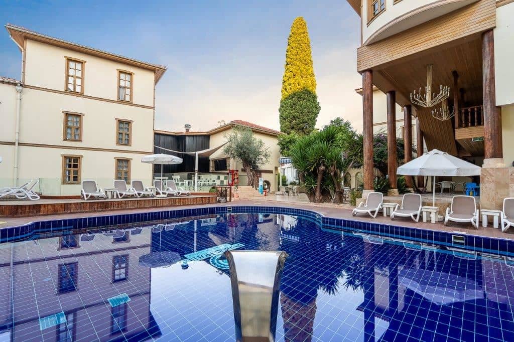 pools-outdoor-pool