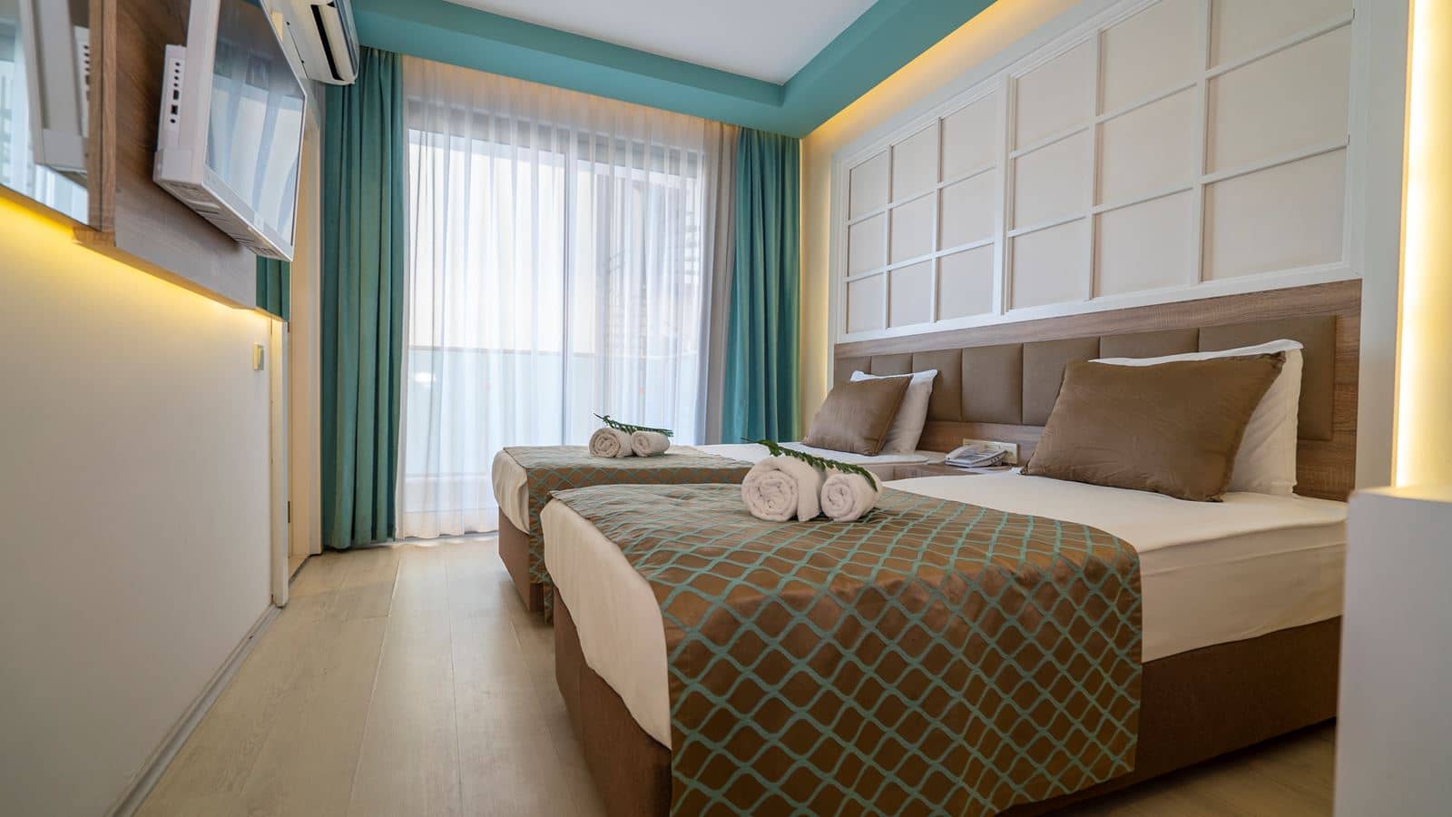 rooms-standard-room-side-sea-view