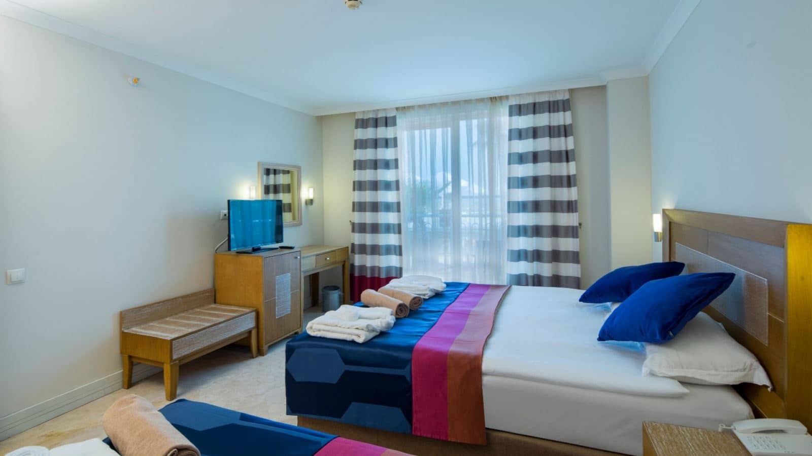 rooms-superior-room