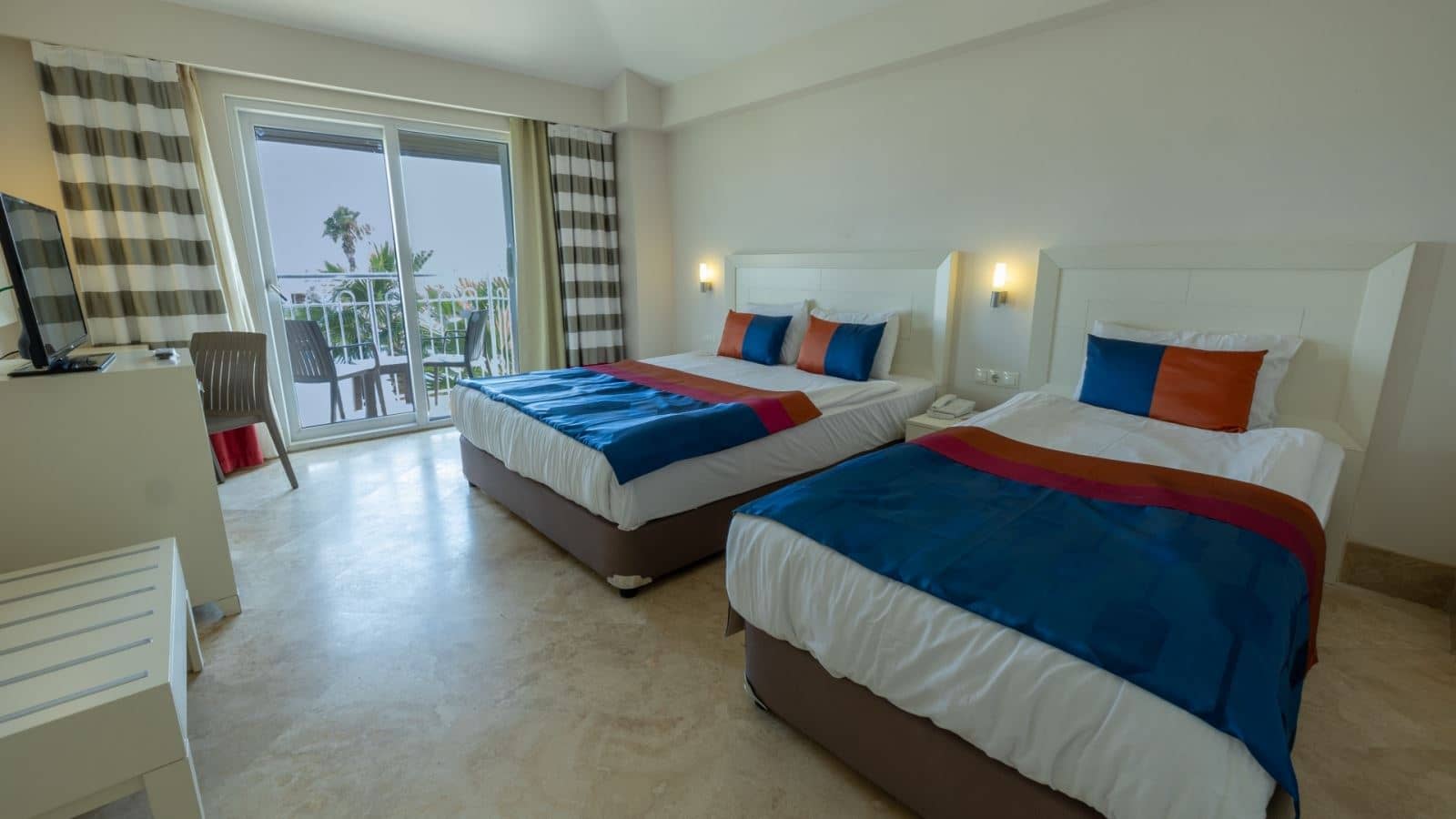 rooms-superior-room