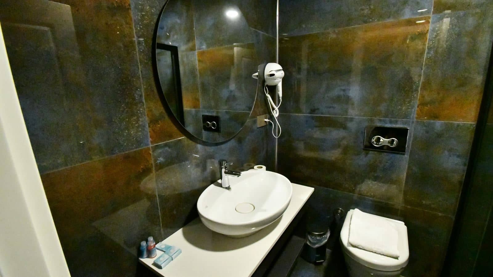 rooms-deluxe-room