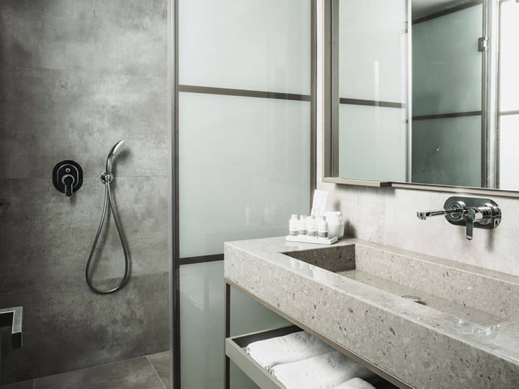 rooms-family-suite-swim-up-sea-view