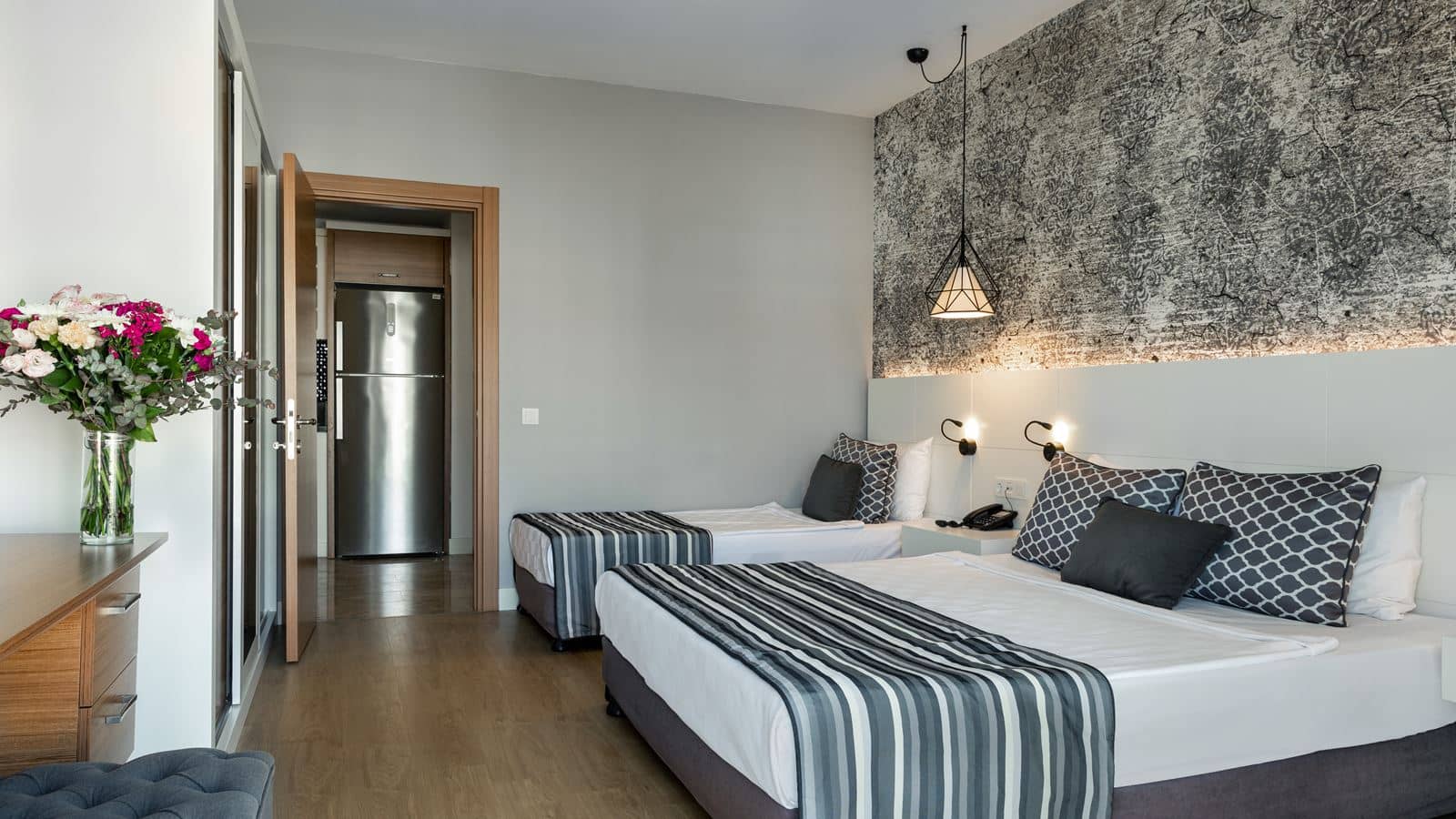 rooms-deluxe-superior-suite