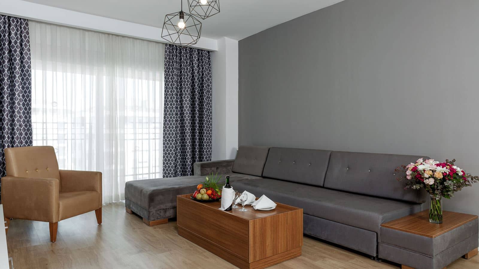 rooms-deluxe-suite