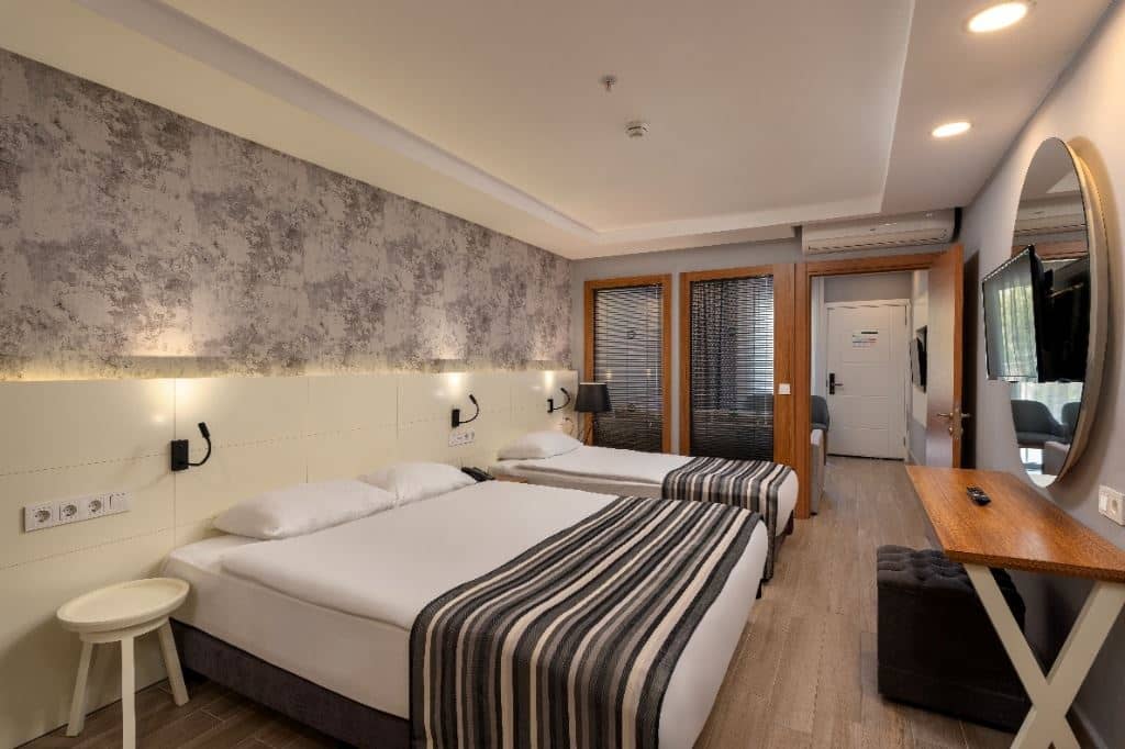 rooms-superior-garden-room