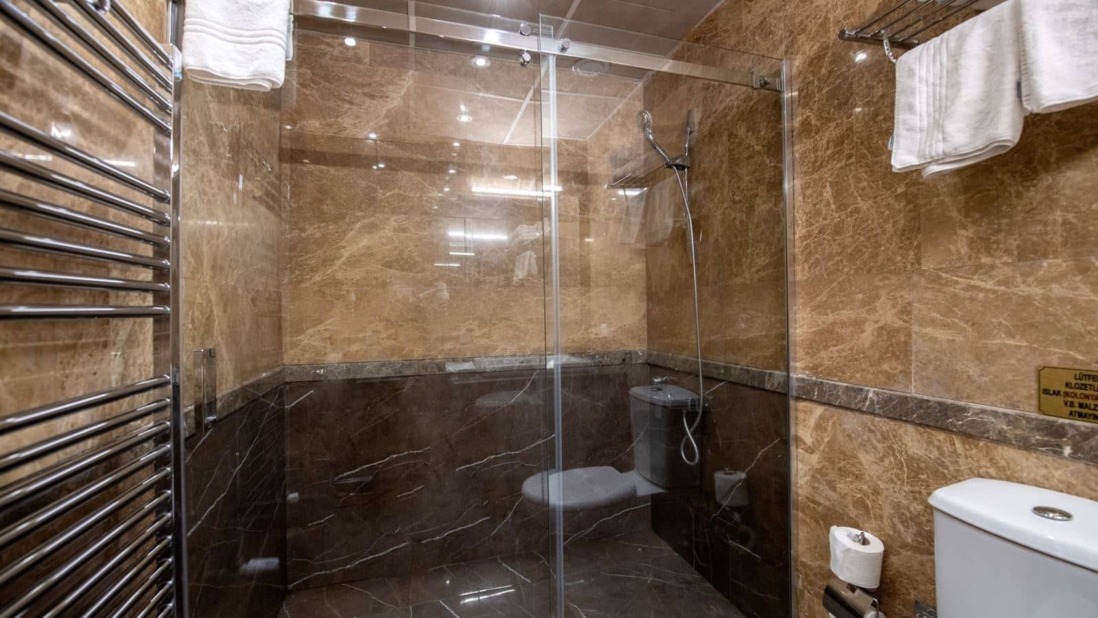 rooms-standard-room