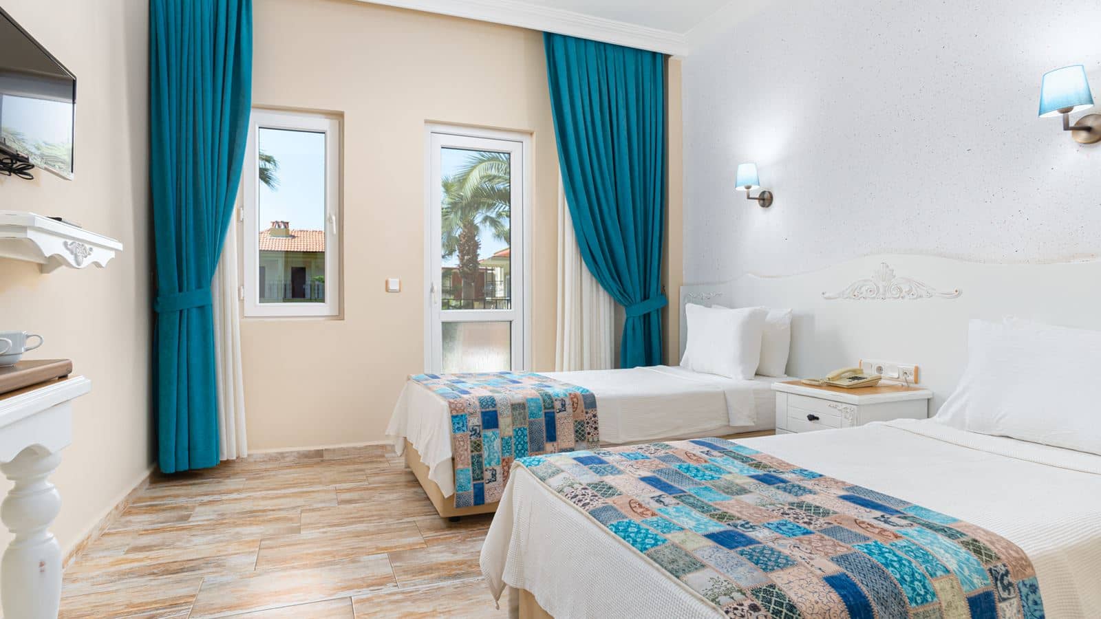 rooms-superior-room