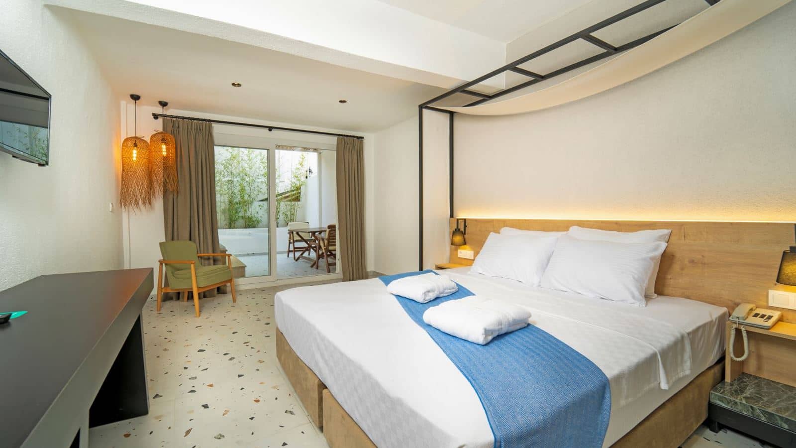 rooms-karbel-classic-room-with-jacuzzi