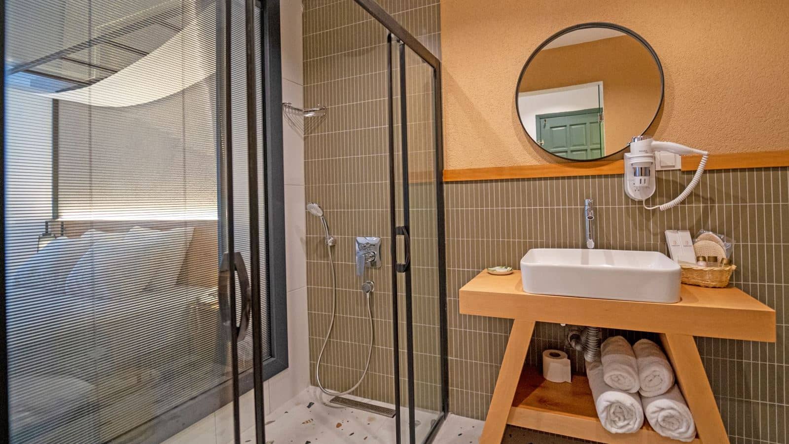 rooms-karbel-classic-room-with-jacuzzi
