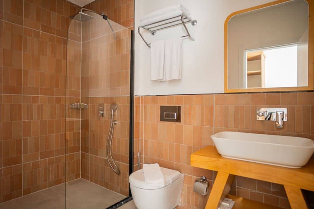 rooms-large-superior-twin-room