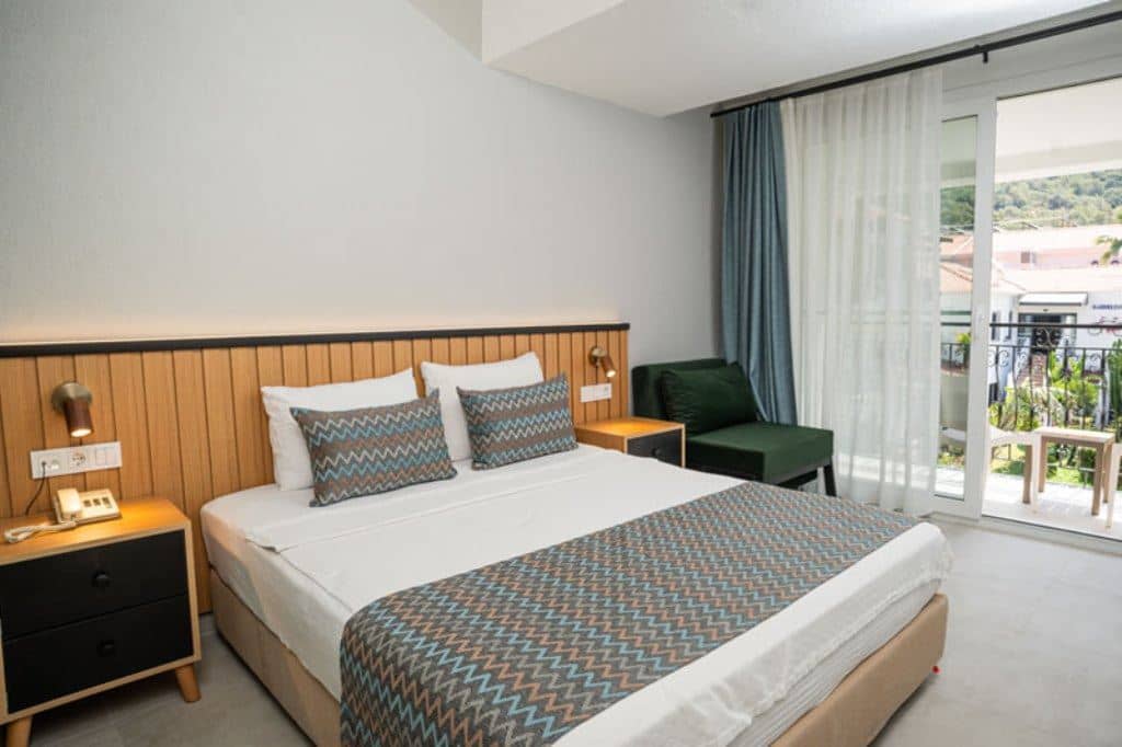rooms-large-superior-double-room