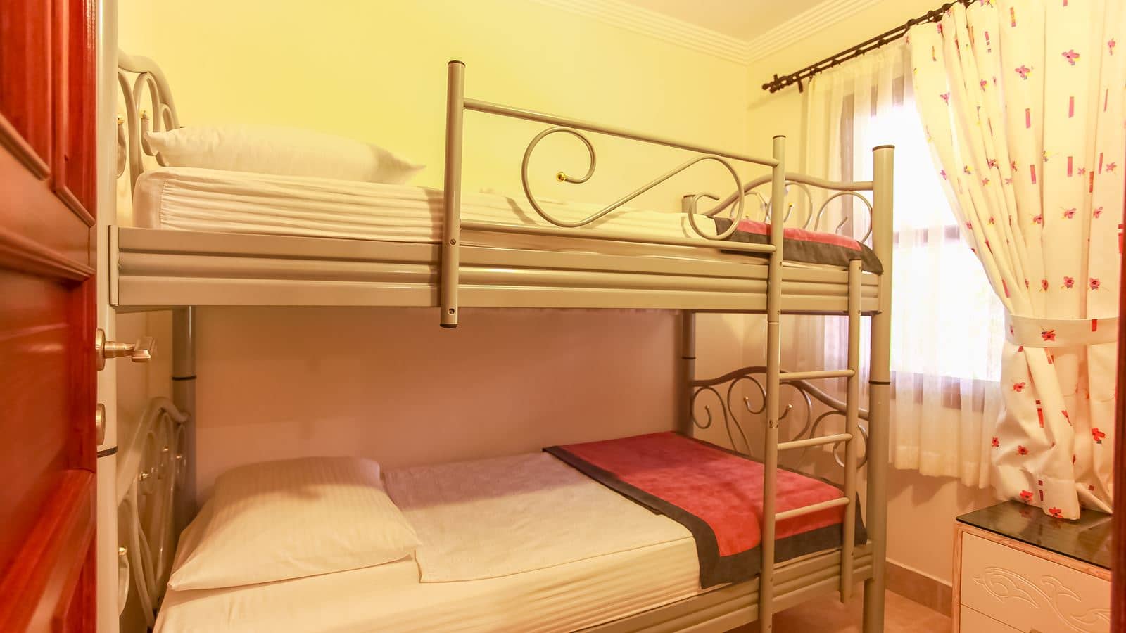 rooms-standard-room
